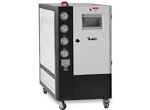 Water cooled hot and cold integrative machine